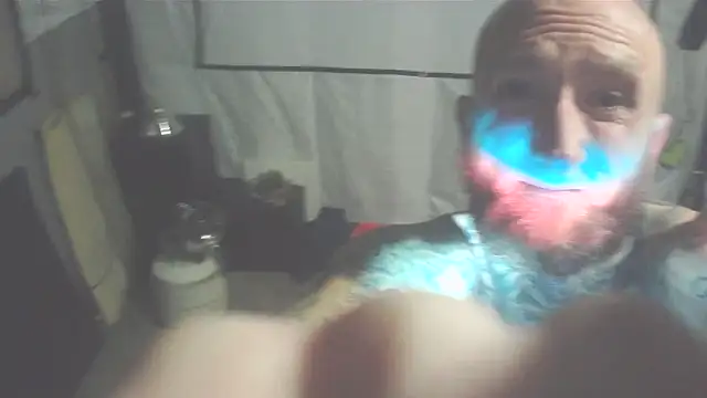 Snapshot of Smurfschmidt chatting on December 2025 08:26:01 PM Smurfschmidt online show from December 2025 08:26:01 PM