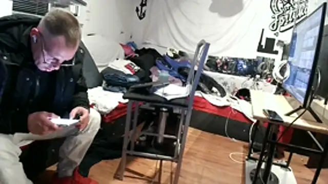 lukasdie online show from May 2026 12:52:01 AM