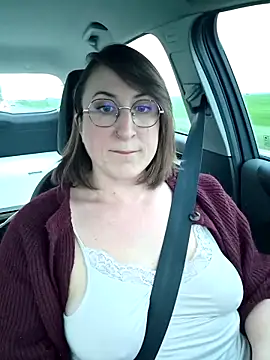 Snapshot of minierose chatting on March 2026 05:42:02 PM minierose online show from March 2026 05:42:02 PM