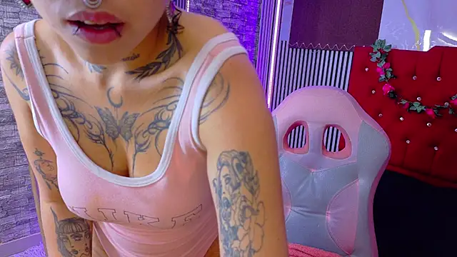 miahernadez303av online show from April 2026 04:13:02 AM