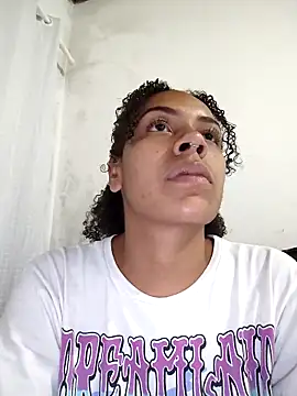 Julia Pretinha online show from April 2026 12:41:01 AM