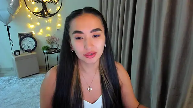 worldofkim online show from May 2026 07:54:01 PM