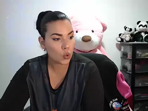 CarolinaRincon online show from November 2025 11:48:02 PM