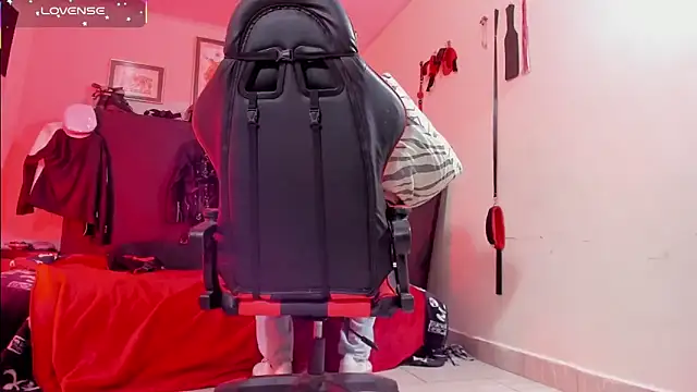 AlejoKhalifa  online show from March 2026 11:33:01 PM