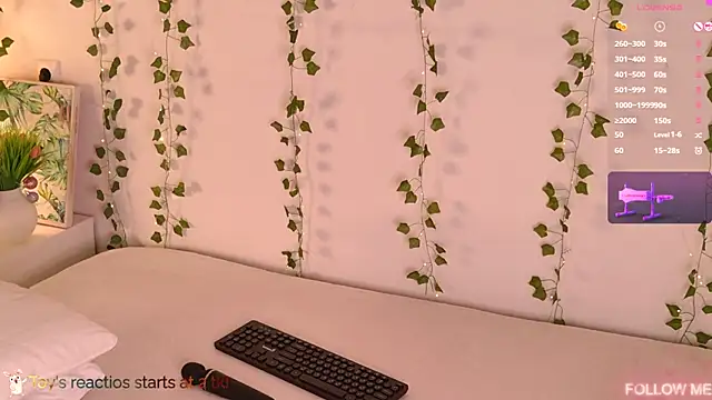 Snapshot of CarlyMilton chatting on July 2026 09:28:02 PM CarlyMilton online show from July 2026 09:28:02 PM