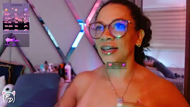 Snapshot of paula_daniela1 chatting on July 2026 10:03:01 PM paula daniela1 online show from July 2026 10:03:01 PM