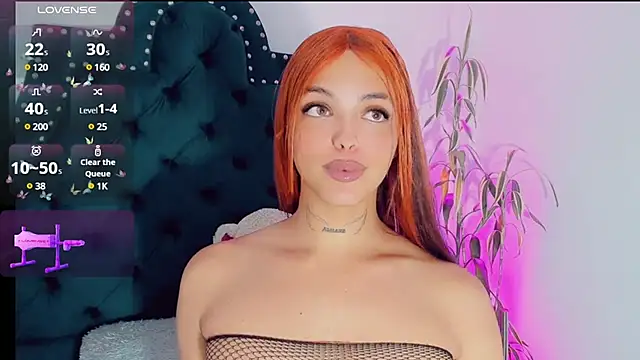 Emmaa Saenz  online show from February 2025 09:49:01 PM