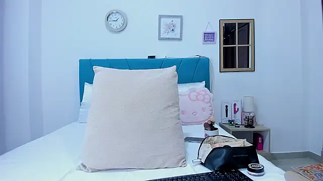 kamila lopez online show from April 2026 09:53:02 PM