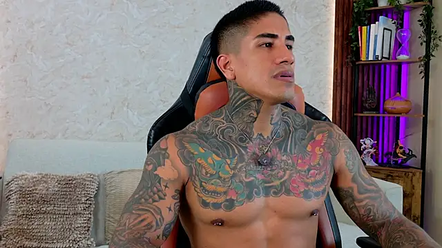 AdanReilly online show from May 2026 09:09:01 PM
