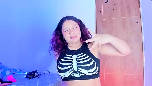 Emily Coper18 online show from June 2026 01:28:02 AM
