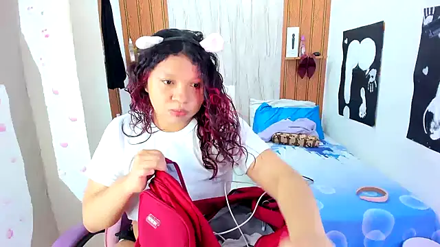 Snapshot of Emily_Coper18 chatting on July 2026 02:02:01 PM Emily Coper18 online show from July 2026 02:02:01 PM