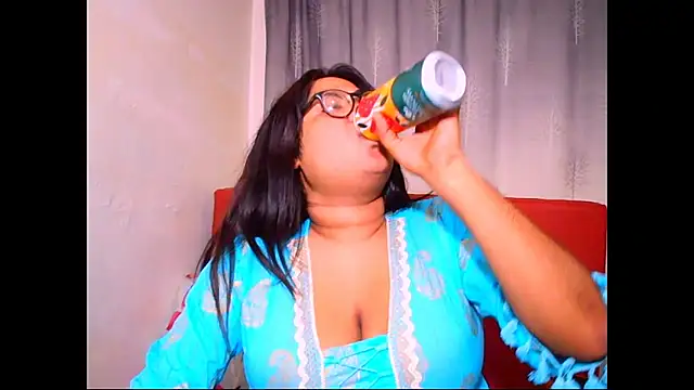 Indian Lola00 online show from November 2025 08:33:02 PM