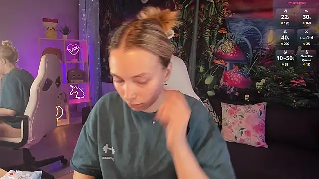 TiffanyBatson online show from February 2025 04:37:02 AM