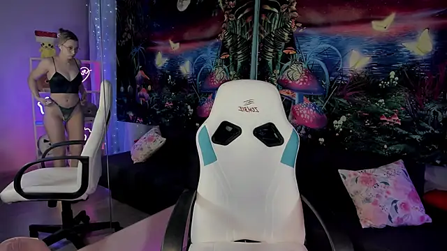 TiffanyBatson online show from February 2025 09:24:01 AM