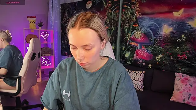 TiffanyBatson online show from February 2025 05:05:02 AM