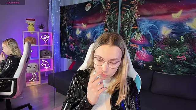 TiffanyBatson online show from February 2025 12:27:02 PM