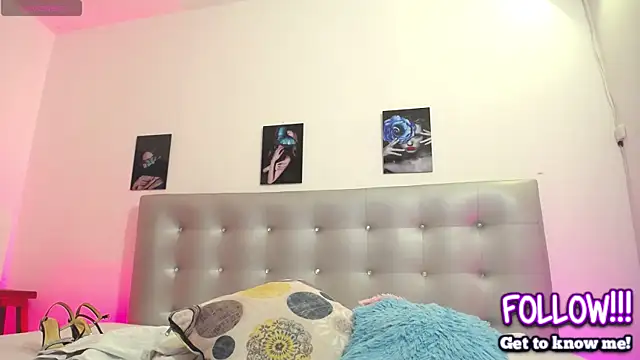 horny-juliette online show from April 2026 03:31:01 PM