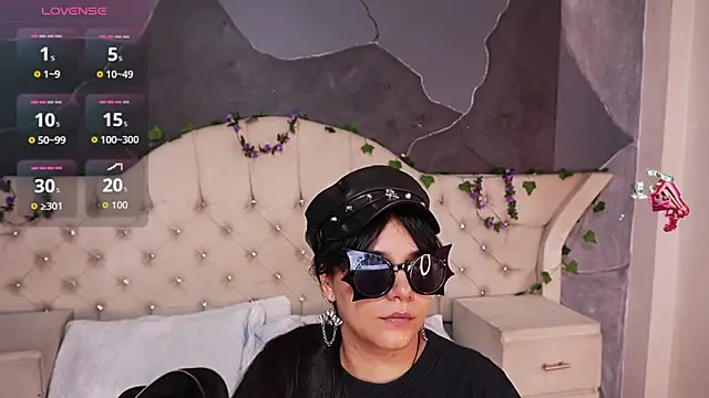 AmberGreyy  online show from April 2026 01:54:02 PM