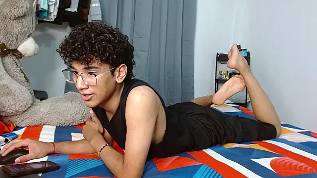 harrytwink18 online show from February 2026 03:05:02 PM