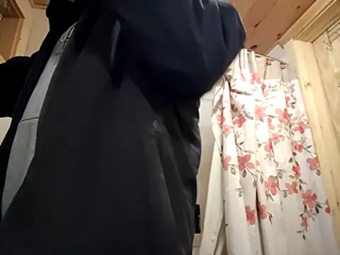 Lilsmokeshow017 online show from April 2026 10:32:01 AM