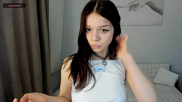 Snapshot of crystal_lilith chatting on June 2026 06:26:01 AM crystal lilith online show from June 2026 06:26:01 AM
