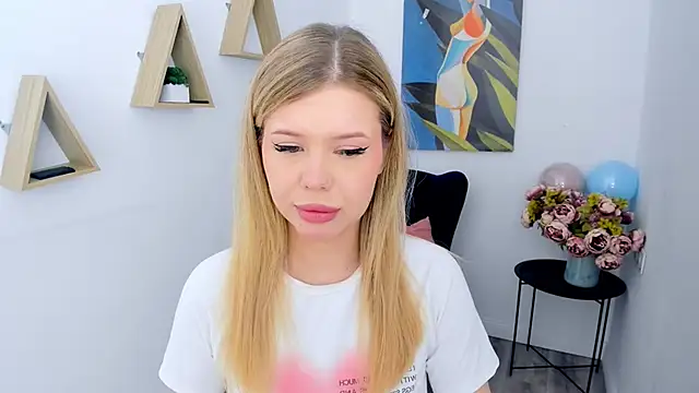 FollowLovee online show from June 2026 03:46:01 AM