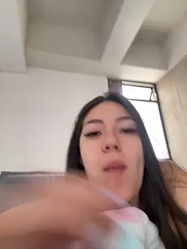 Latina vanessa online show from April 2026 01:25:02 PM