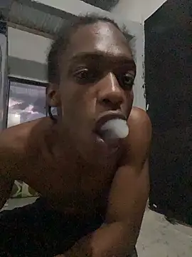 Larry-n-clouds online show from June 2026 11:29:02 PM