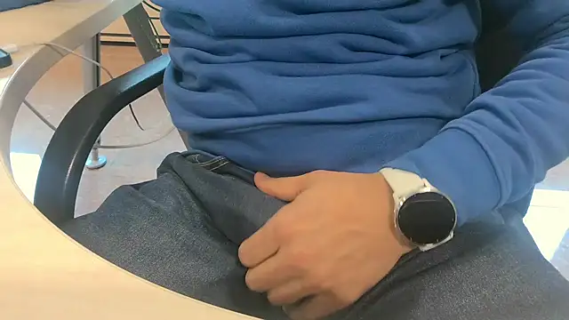 alessandroman2114 online show from January 2026 11:04:01 AM