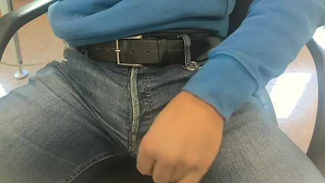 alessandroman2114 online show from March 2026 11:16:01 AM