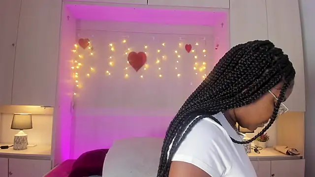 tamaraa smiith online show from March 2026 07:43:02 PM