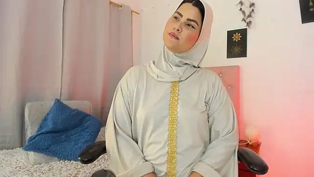 Snapshot of AishaAmin_ chatting on June 2026 12:22:01 PM AishaAmin online show from June 2026 12:22:01 PM