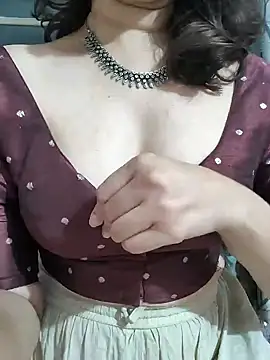 Snapshot of Brown_Maxi chatting on December 2024 01:44:01 PM Brown Maxi online show from December 2024 01:44:01 PM