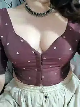 Snapshot of Brown_Maxi chatting on February 2025 03:27:02 PM Brown Maxi online show from February 2025 03:27:02 PM