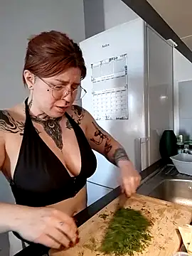 divine eve online show from April 2026 04:04:02 PM