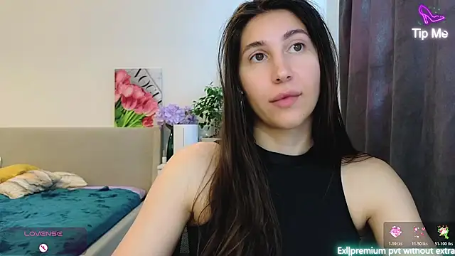 Snapshot of marrycolins chatting on June 2026 03:00:01 AM marrycolins online show from June 2026 03:00:01 AM