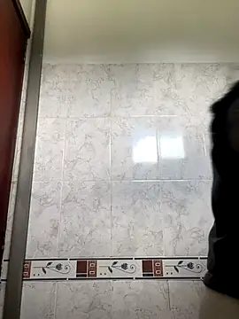 LinnaGardenia online show from October 2025 06:08:02 PM