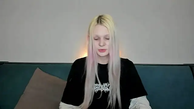 sashakiss99 online show from December 2024 09:59:02 PM