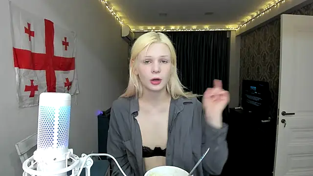 sashakiss99 online show from February 2025 03:49:02 PM