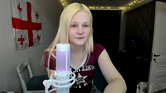 sashakiss99 online show from February 2025 07:41:02 PM