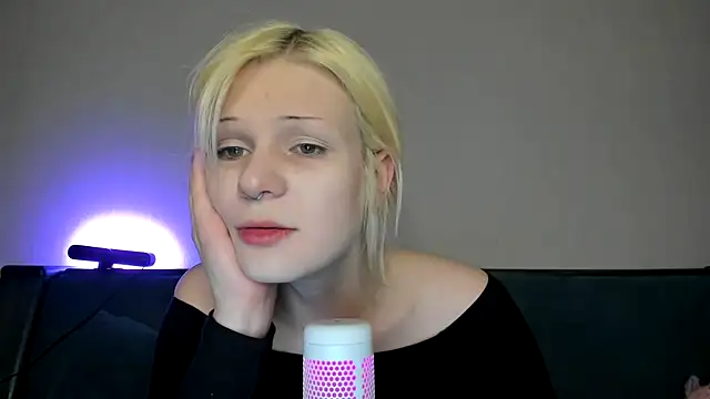 sashakiss99 online show from March 2025 08:21:01 PM