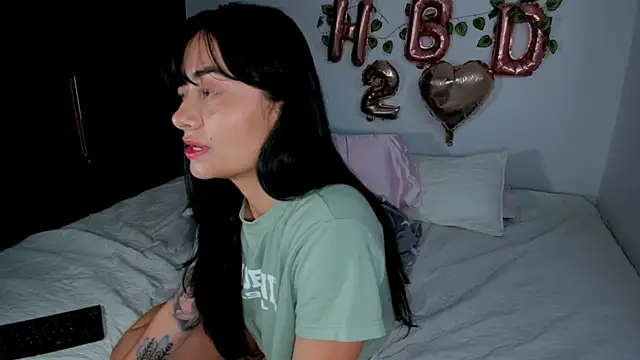 Snapshot of Lauren_A chatting on December 2025 12:54:01 PM Lauren A online show from December 2025 12:54:01 PM