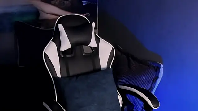 Thomas Fit1 online show from March 2026 01:43:01 AM