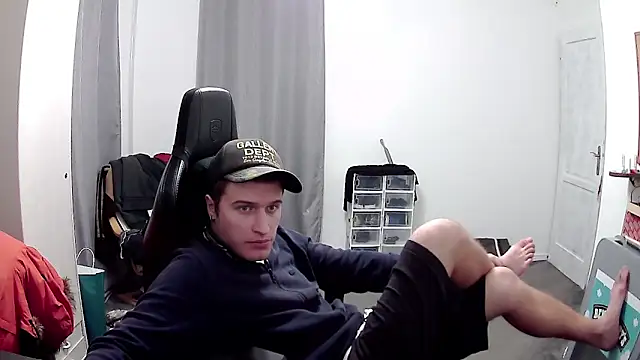 PKrisztian online show from April 2026 11:29:01 PM