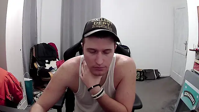 PKrisztian online show from April 2026 06:42:01 PM