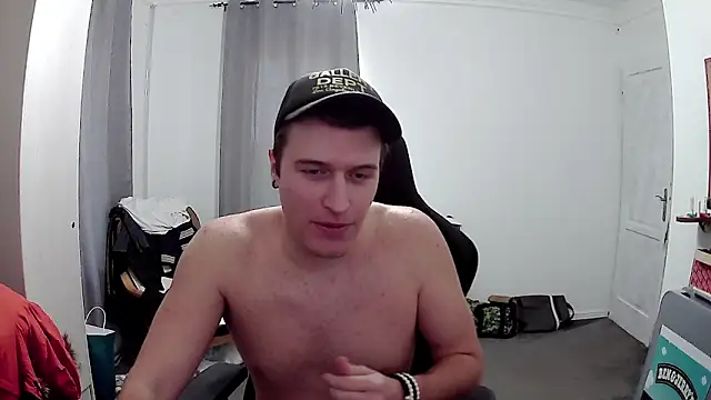 PKrisztian online show from April 2026 08:42:01 AM