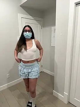 jAsMinE678 online show from March 2026 04:29:02 AM