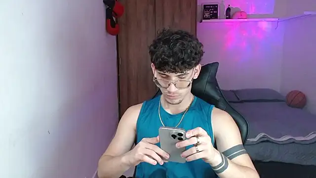 Kisan Smith online show from March 2026 02:39:02 AM