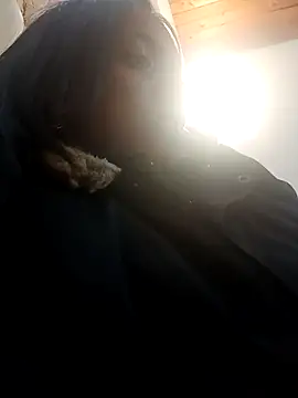 lia mariana online show from March 2026 03:33:01 AM