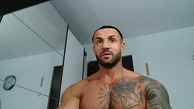Magnificmuscles89 online show from May 2026 08:21:02 PM